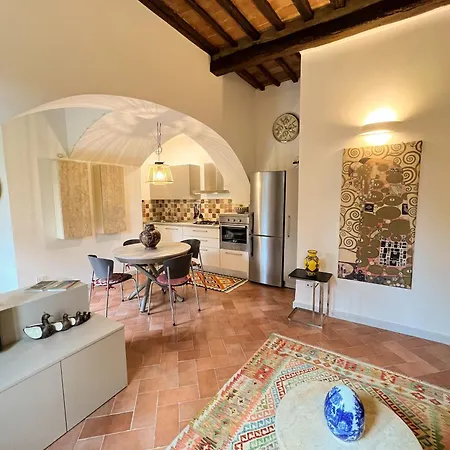 Uptown - Sabrina's Lovely Apartman Siena