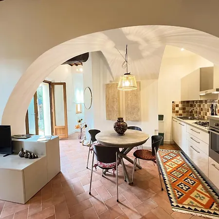 Apartment Uptown - Sabrina's Lovely