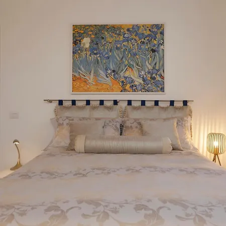 Uptown - Sabrina's Lovely Apartmán *