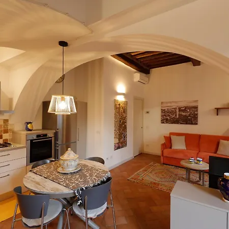 Uptown - Sabrina's Lovely Apartmán