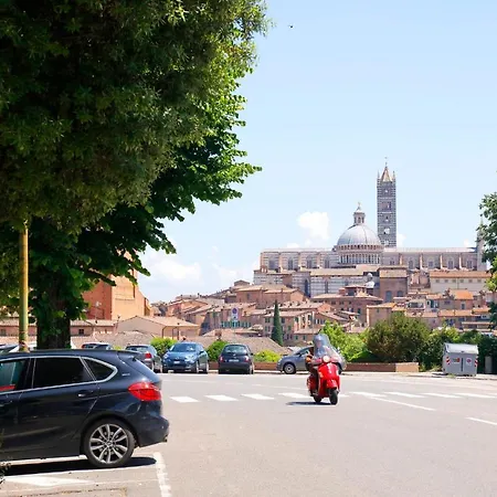 Uptown - Sabrina's Lovely Appartamento Siena